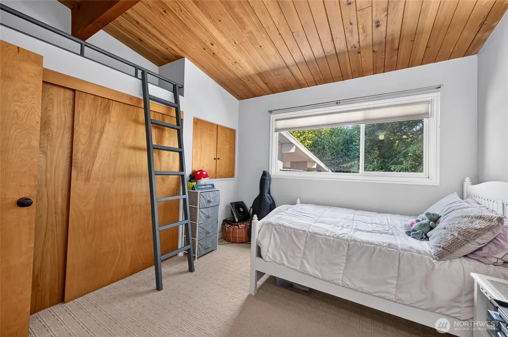 17438 6th Avenue SW Normandy Park WA 98166