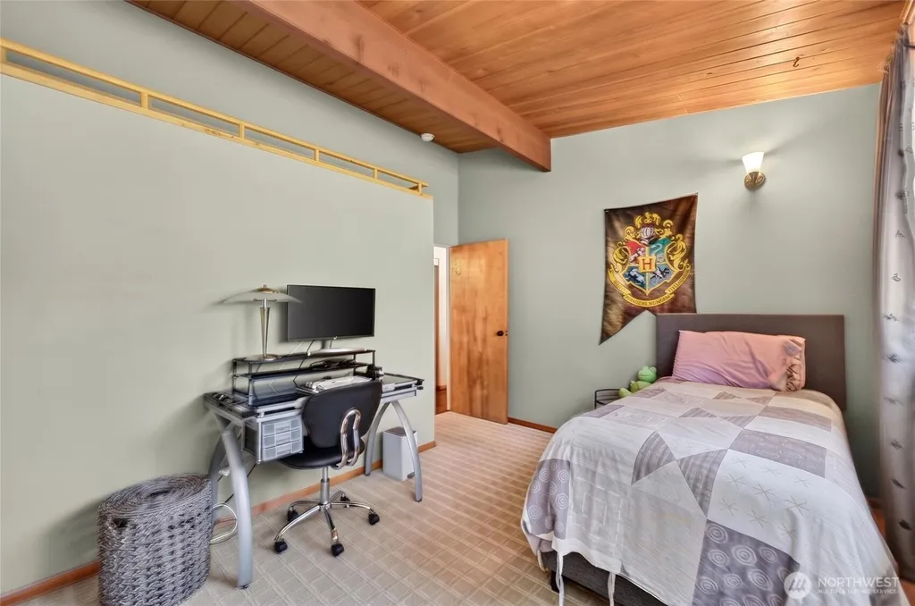 17438 6th Avenue SW Normandy Park WA 98166