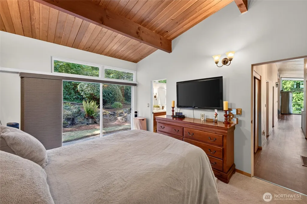 17438 6th Avenue SW Normandy Park WA 98166