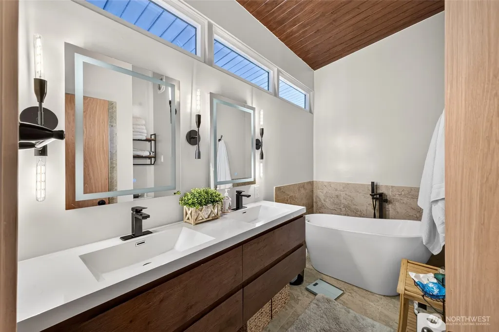 17438 6th Avenue SW Normandy Park WA 98166