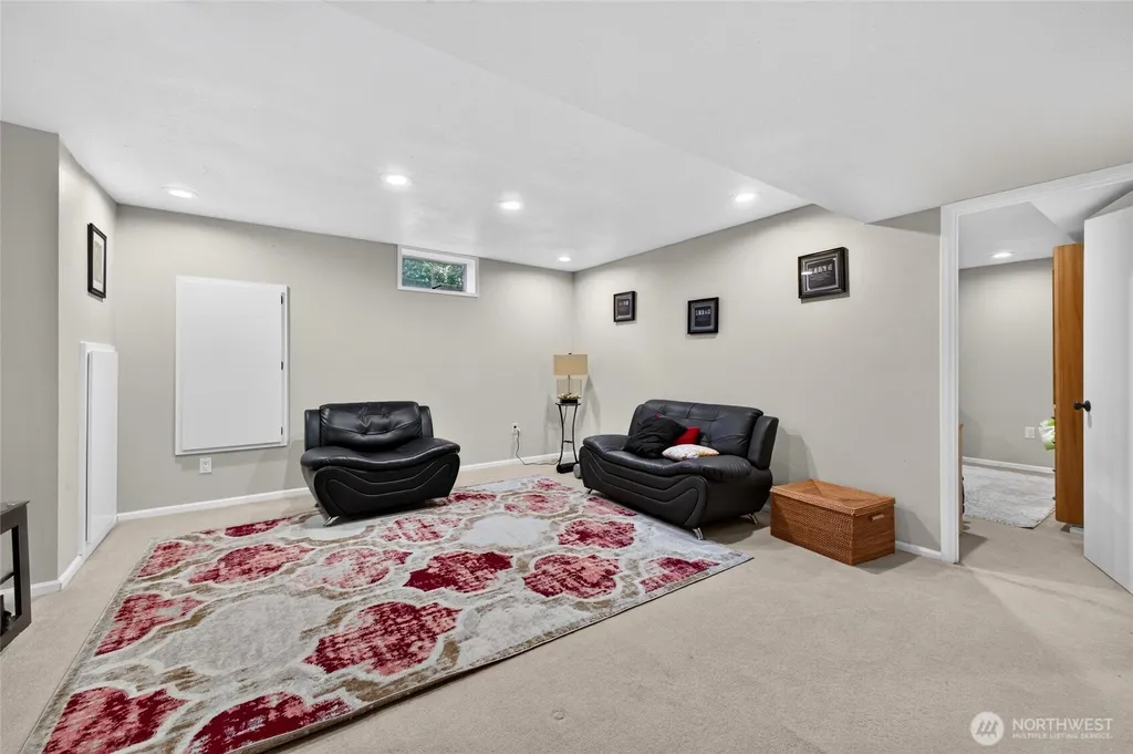 17438 6th Avenue SW Normandy Park WA 98166