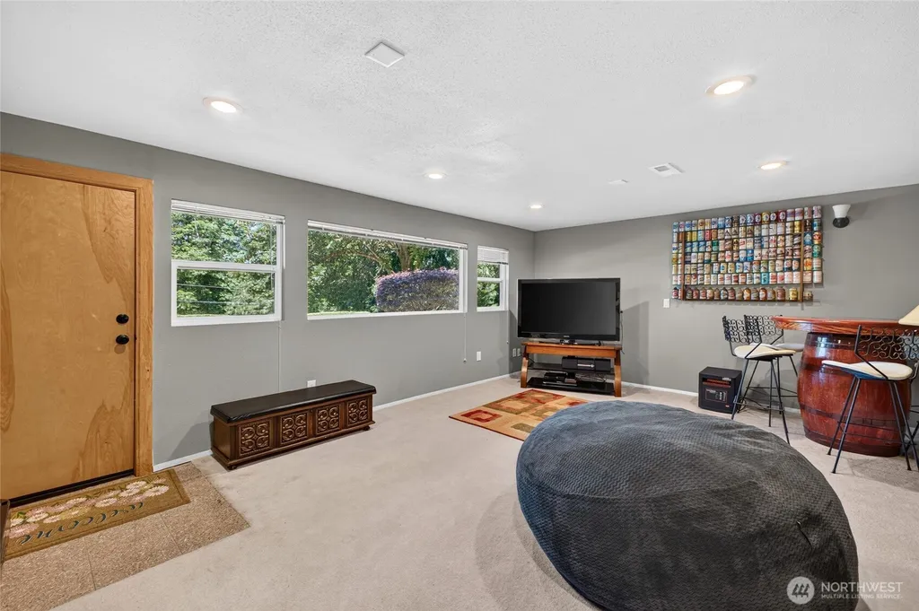 17438 6th Avenue SW Normandy Park WA 98166