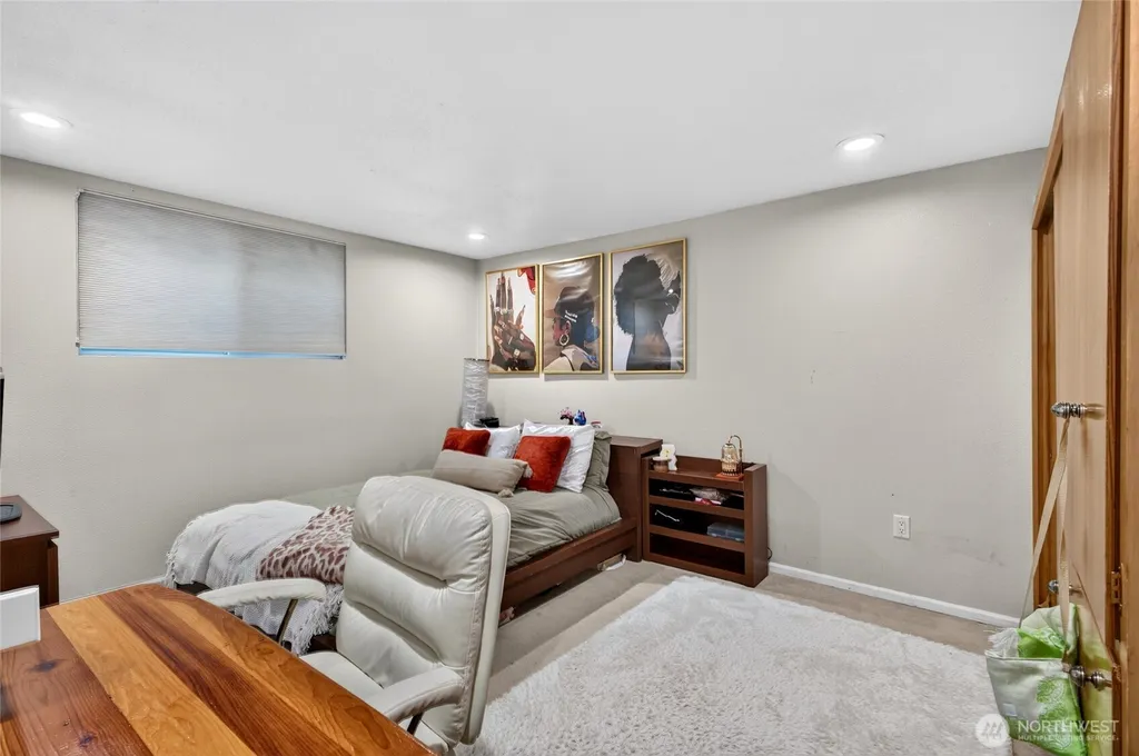 17438 6th Avenue SW Normandy Park WA 98166
