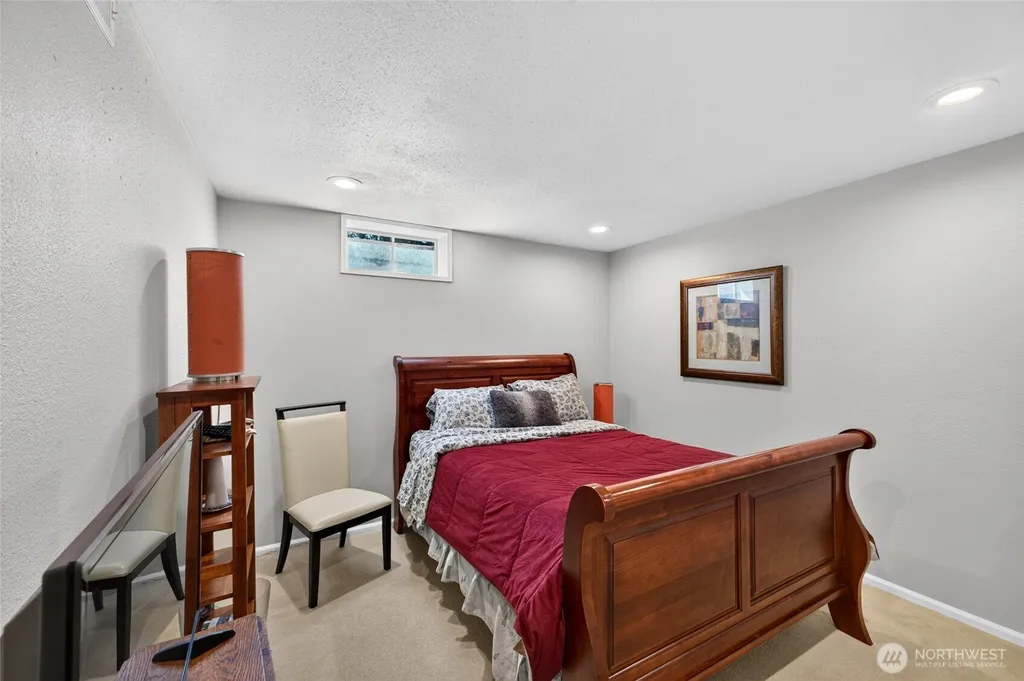 17438 6th Avenue SW Normandy Park WA 98166