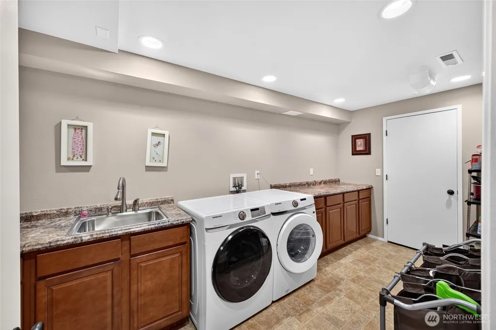 17438 6th Avenue SW Normandy Park WA 98166