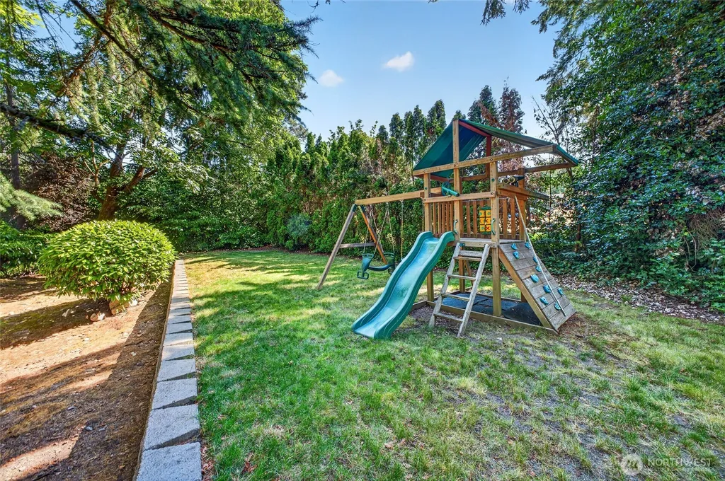 17438 6th Avenue SW Normandy Park WA 98166