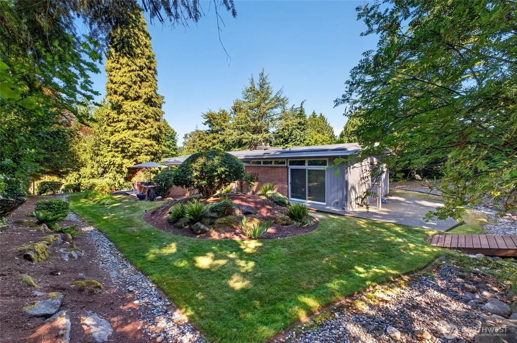 17438 6th Avenue SW Normandy Park WA 98166