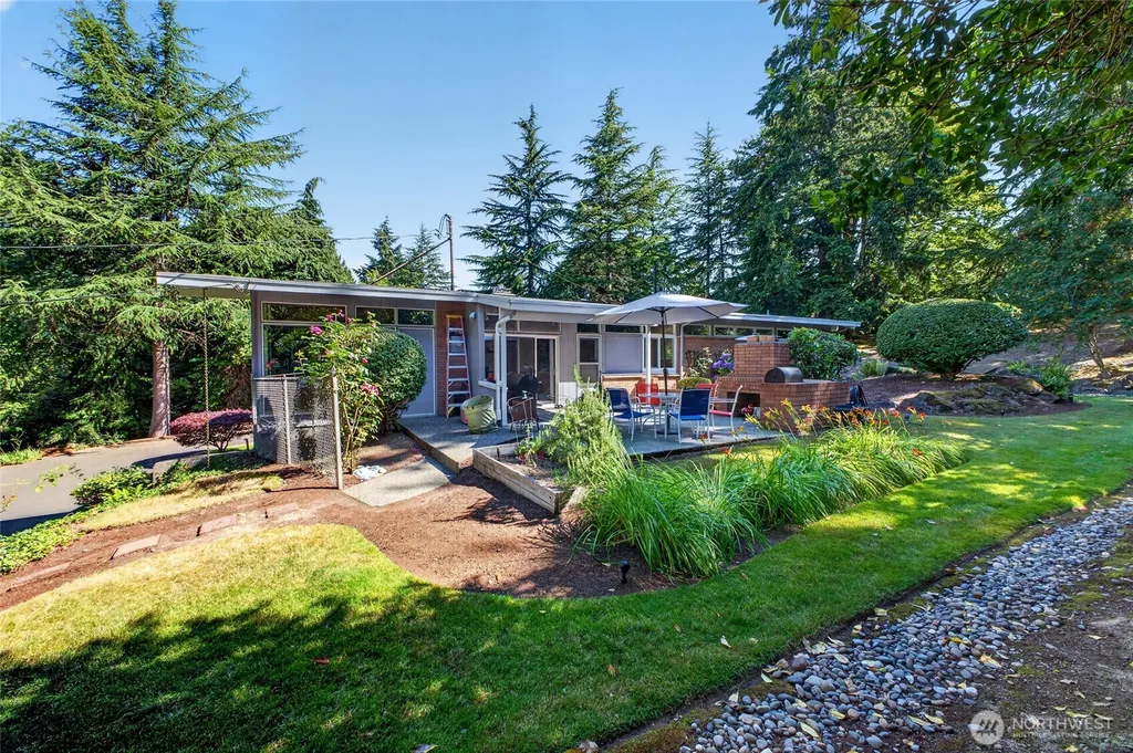 17438 6th Avenue SW Normandy Park WA 98166