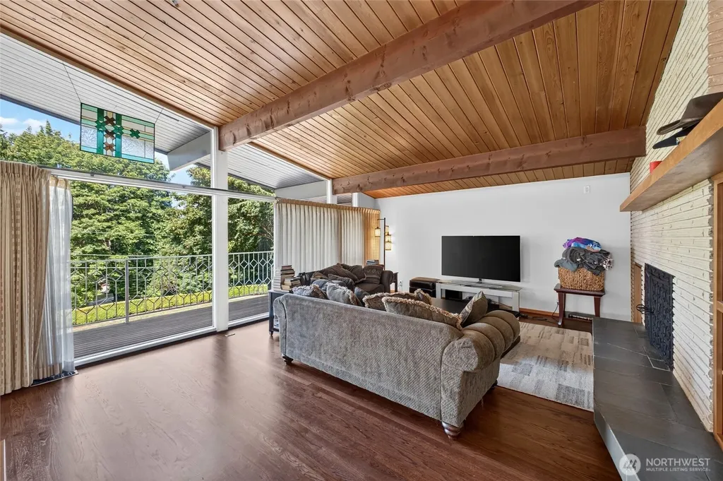 17438 6th Avenue SW Normandy Park WA 98166