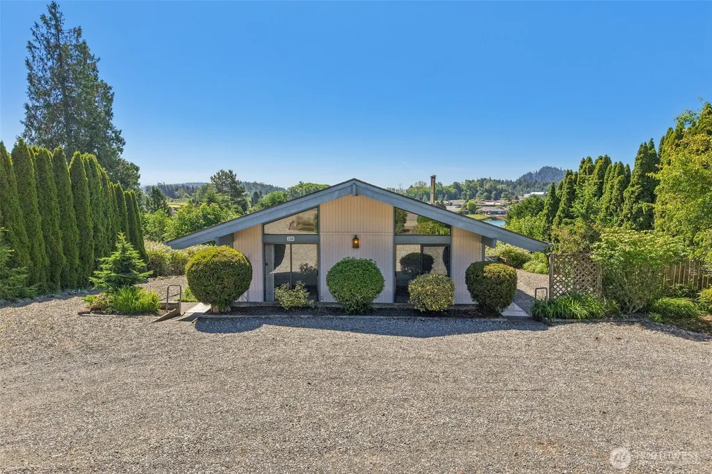 224 Skagit Way La Conner WA 98257