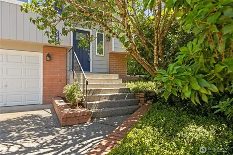 2818 111th Place SE Everett WA 98208