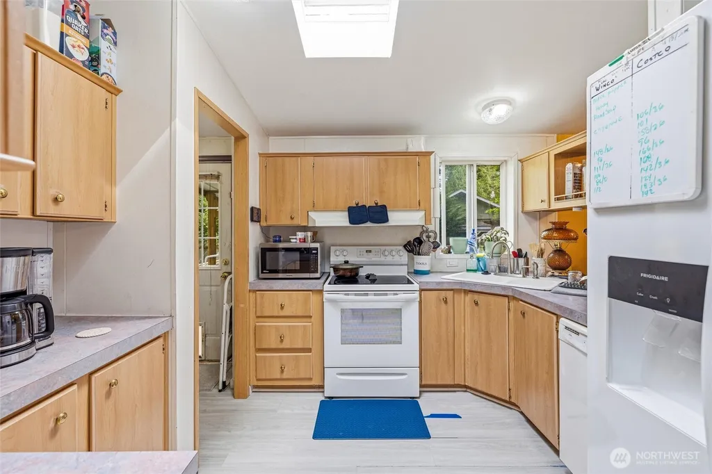 1461 King Valley Drive Maple Falls WA 98266