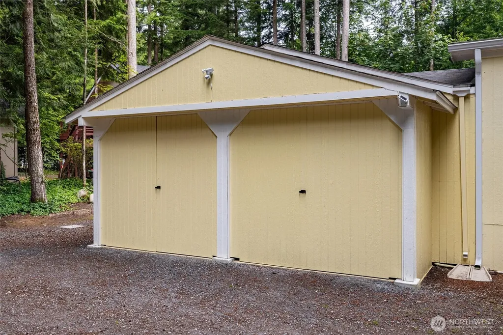 1461 King Valley Drive Maple Falls WA 98266