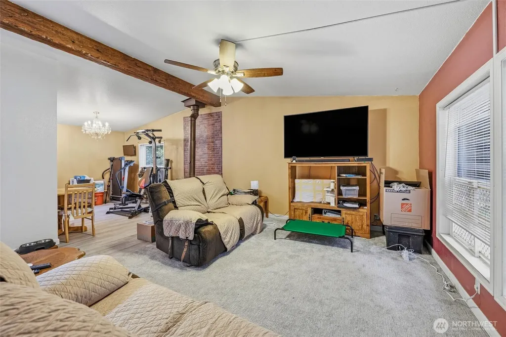 1461 King Valley Drive Maple Falls WA 98266