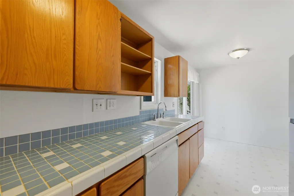 842 SW 305th Street Federal Way WA 98023