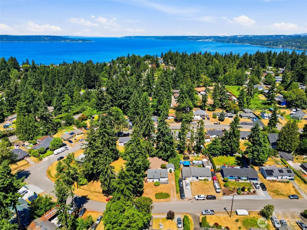 842 SW 305th Street Federal Way WA 98023