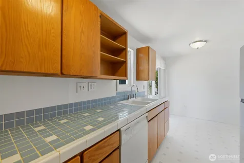 842 SW 305th Street Federal Way WA 98023