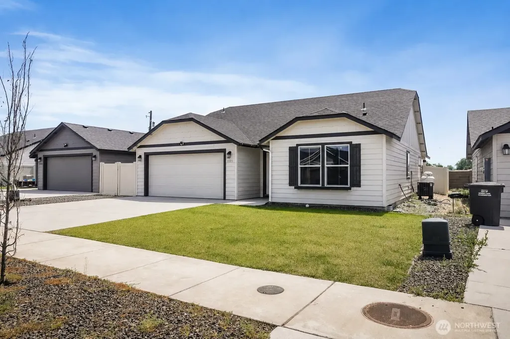 1125 W Sequoia Road Moses Lake WA 98837