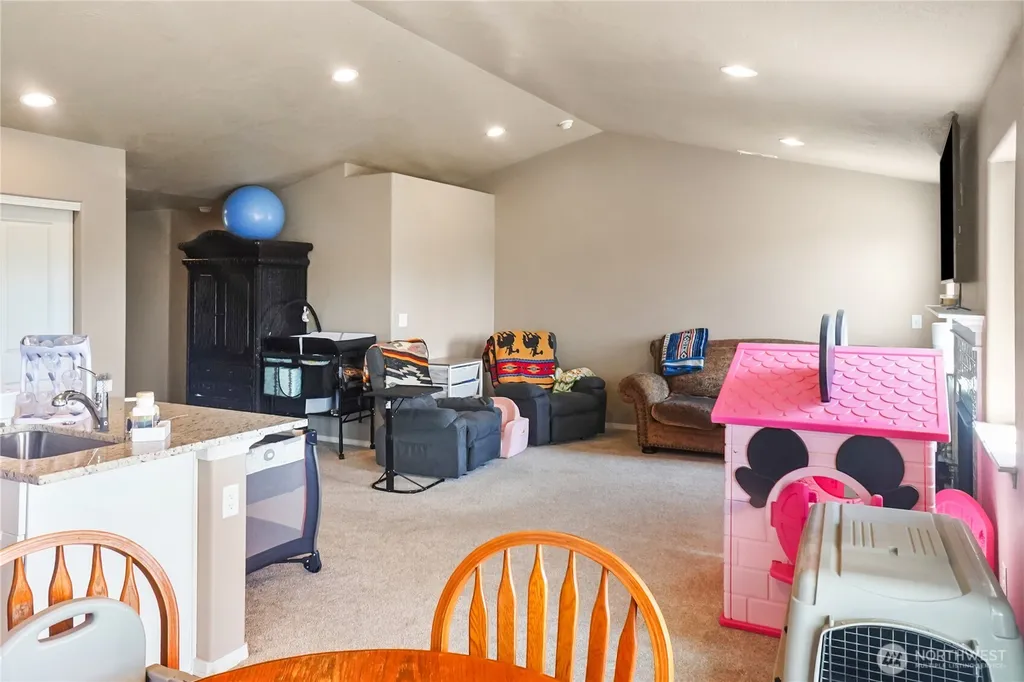 1125 W Sequoia Road Moses Lake WA 98837