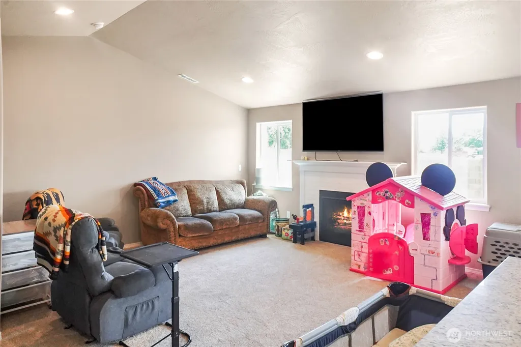 1125 W Sequoia Road Moses Lake WA 98837