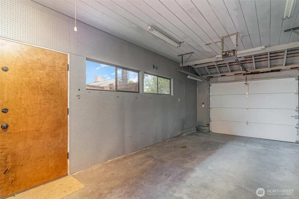 8612 21st Avenue NW Seattle WA 98117