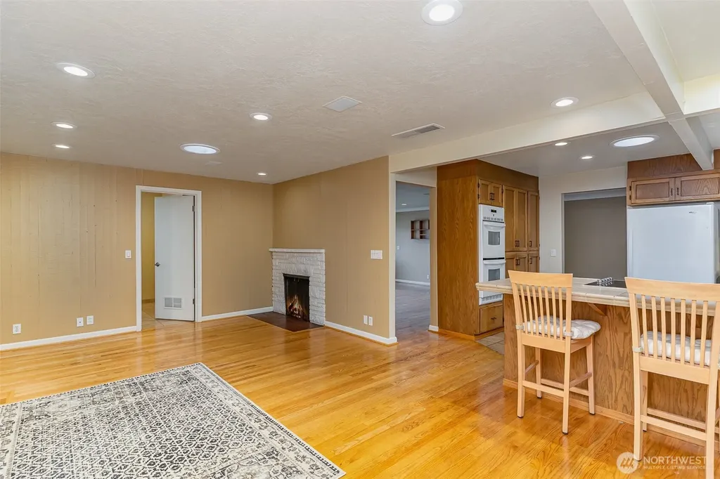 8612 21st Avenue NW Seattle WA 98117