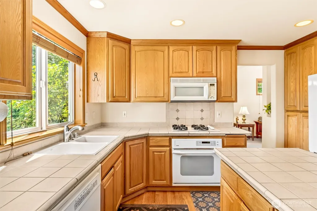 21807 87th Place W Edmonds WA 98026