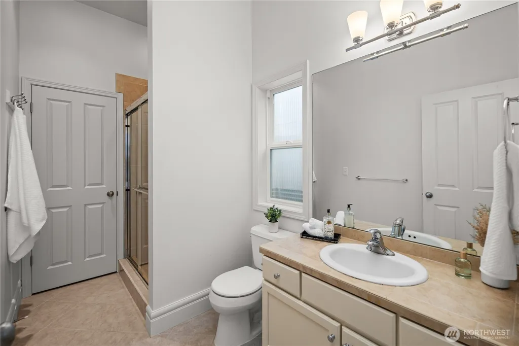 4047 Willams Avenue W Seattle WA 98199
