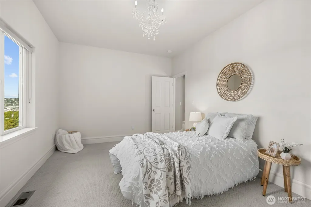 4047 Willams Avenue W Seattle WA 98199