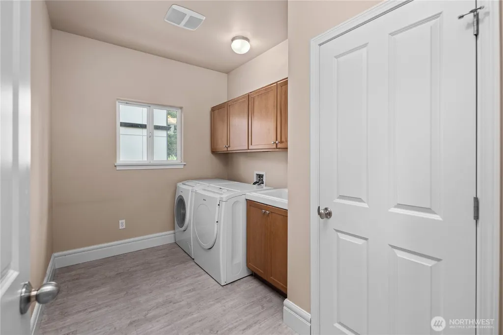 4047 Willams Avenue W Seattle WA 98199