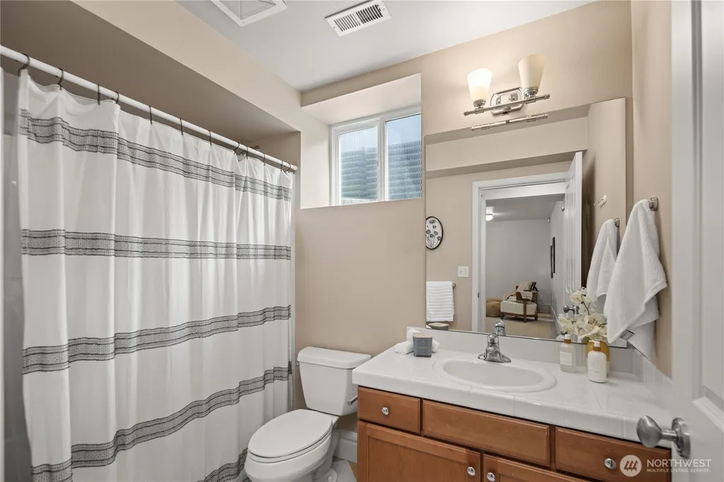 4047 Willams Avenue W Seattle WA 98199