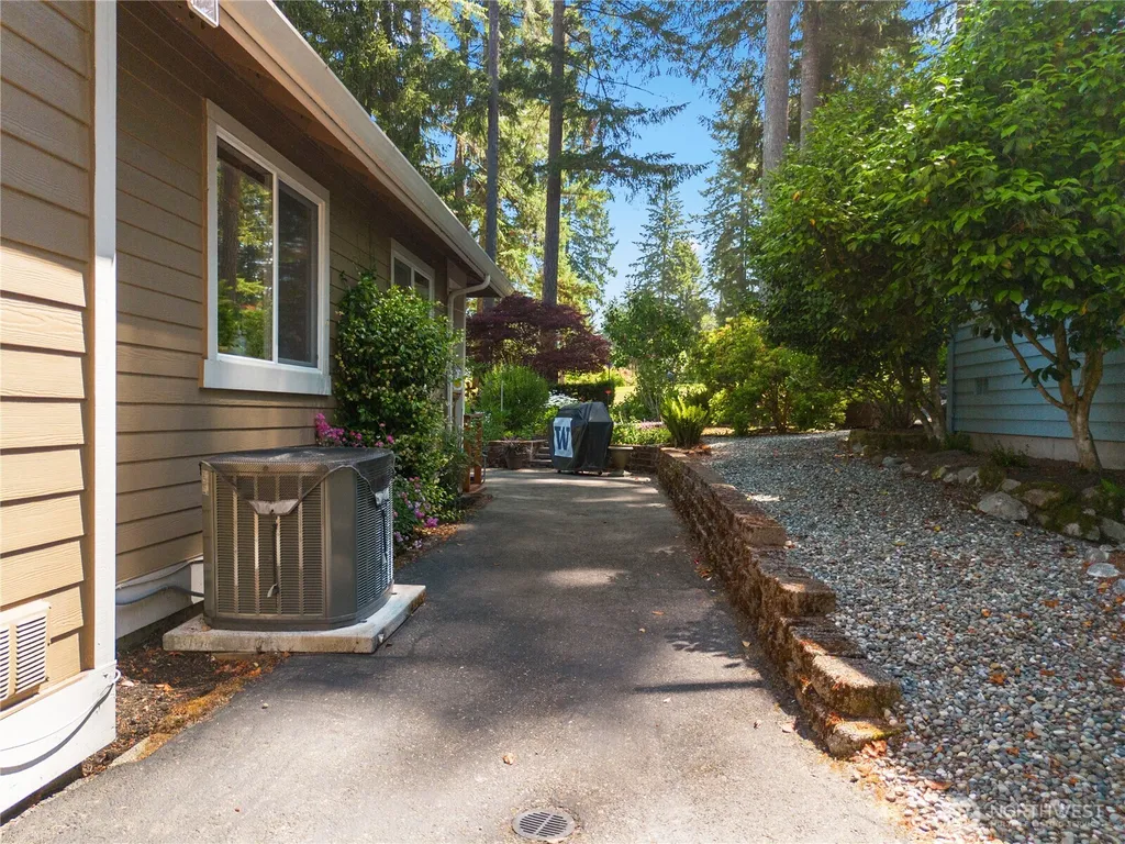 260 E Penzance Road Shelton WA 98584