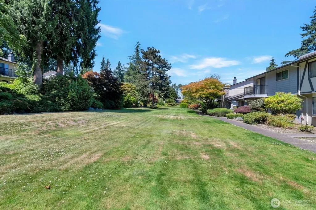17050 Northup Way Bellevue WA 98008