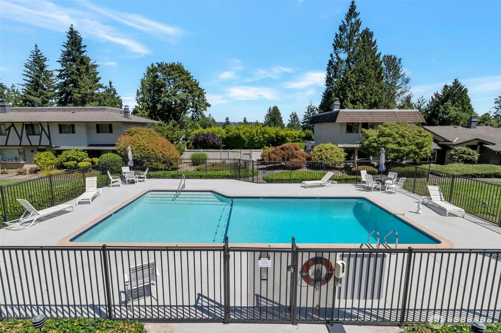 17050 Northup Way Bellevue WA 98008