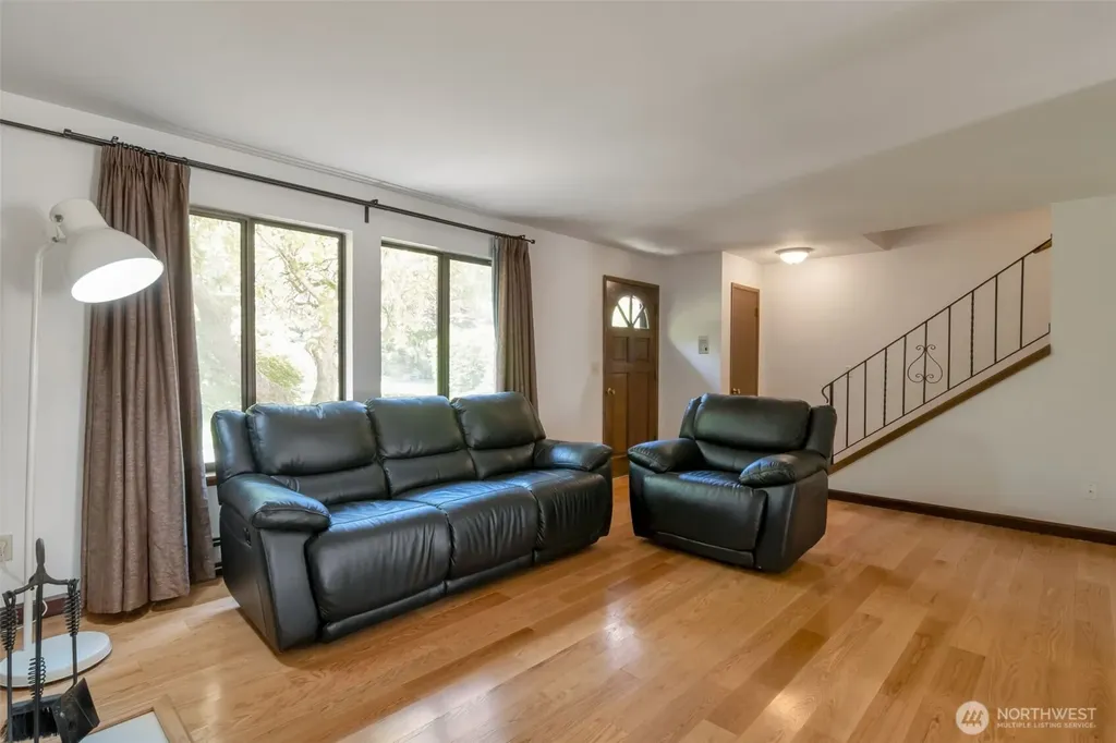17050 Northup Way Bellevue WA 98008