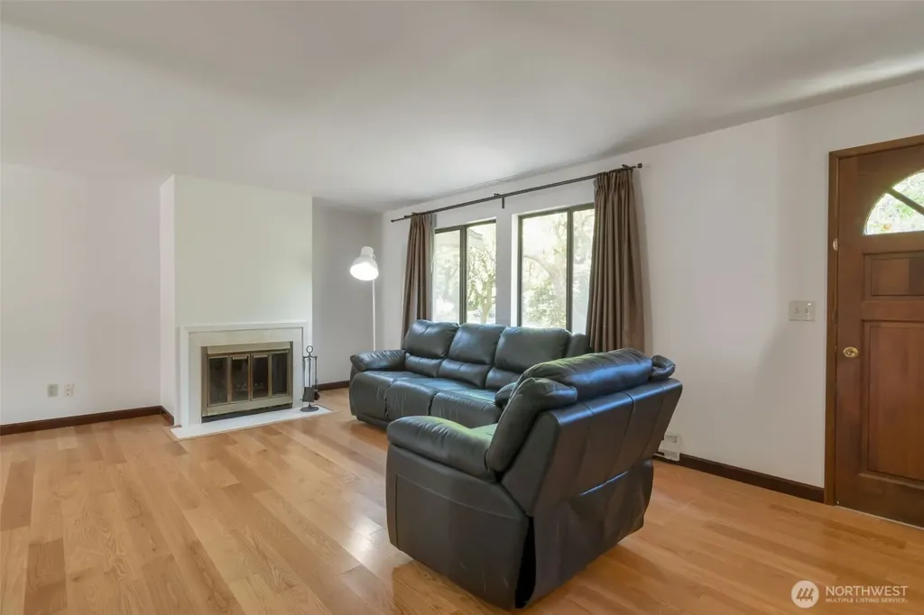 17050 Northup Way Bellevue WA 98008