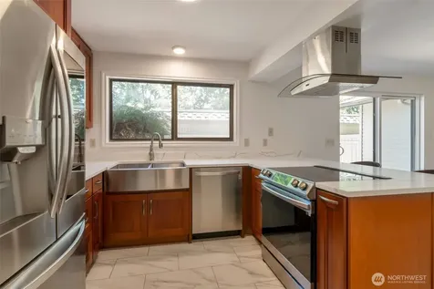 17050 Northup Way Bellevue WA 98008