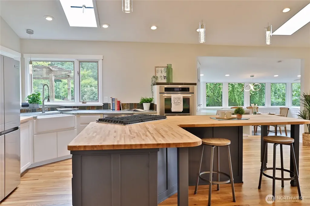 5697 Casper Court Langley WA 98260