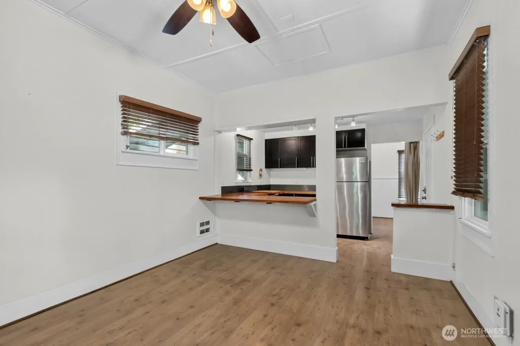 418 N 61st Street Seattle WA 98103