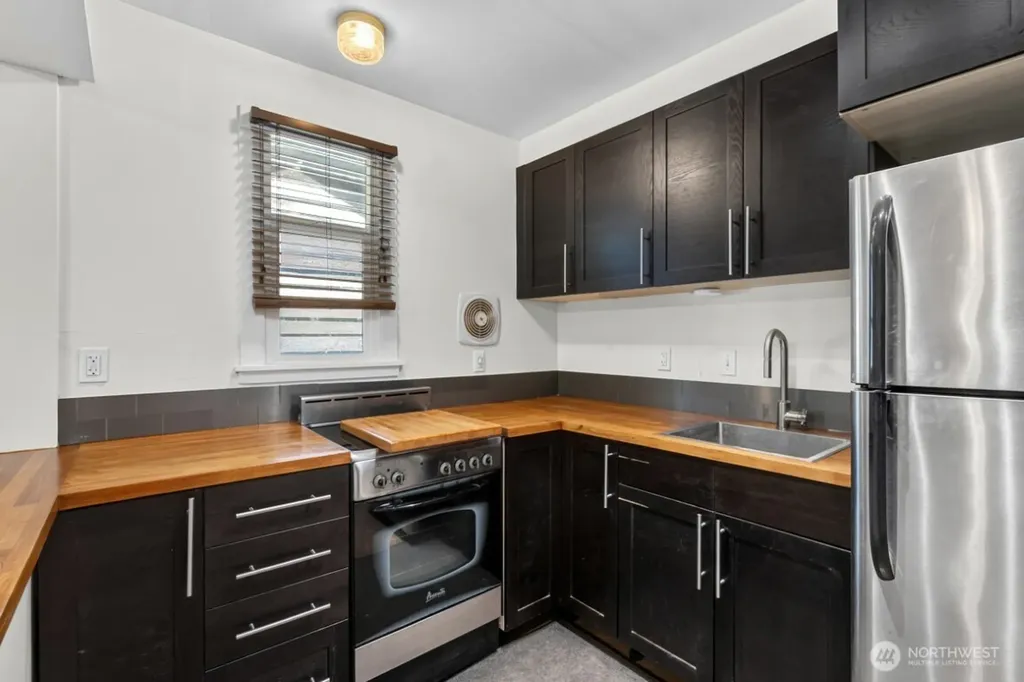 418 N 61st Street Seattle WA 98103