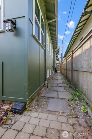 418 N 61st Street Seattle WA 98103