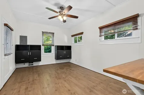 418 N 61st Street Seattle WA 98103