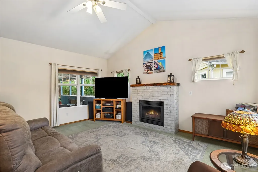 222 105th Street E Tacoma WA 98445