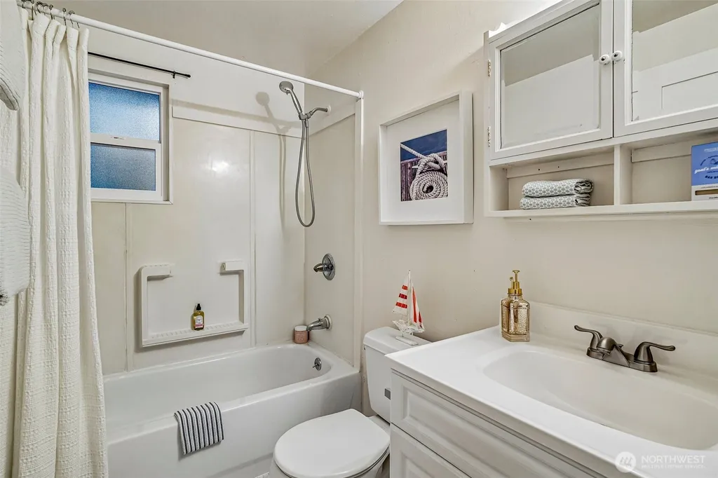 1208 NE Northgate Way Seattle WA 98125
