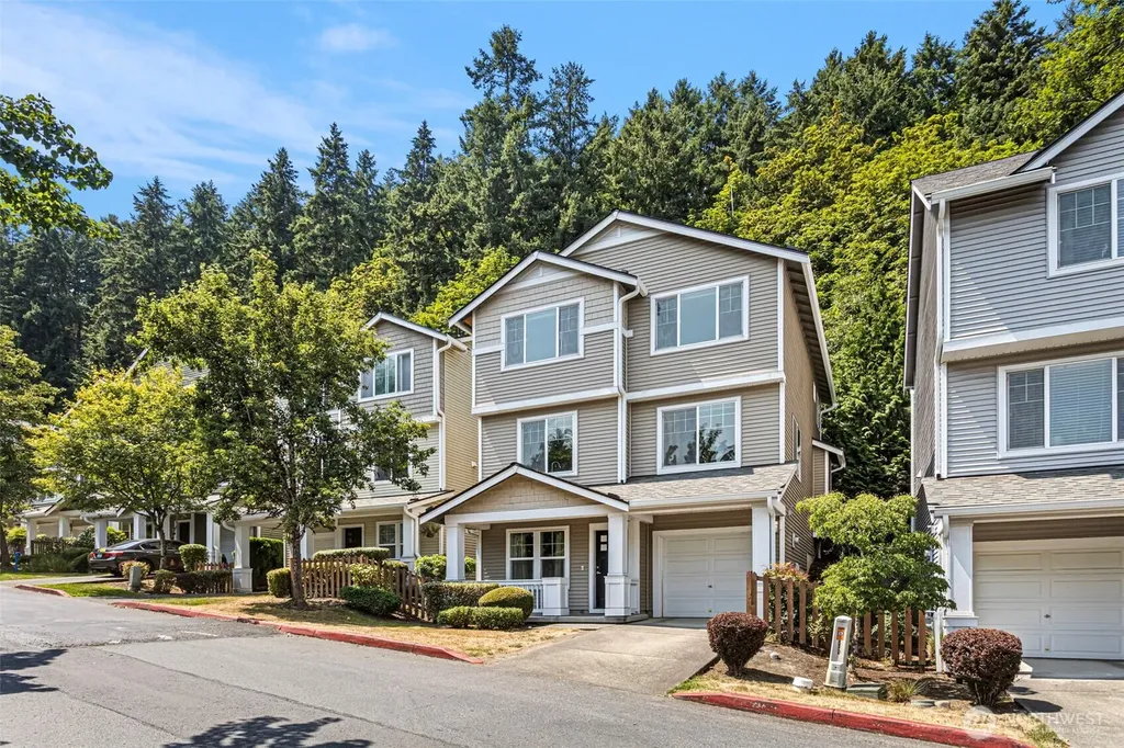 21251 S 40th Place Seatac WA 98198