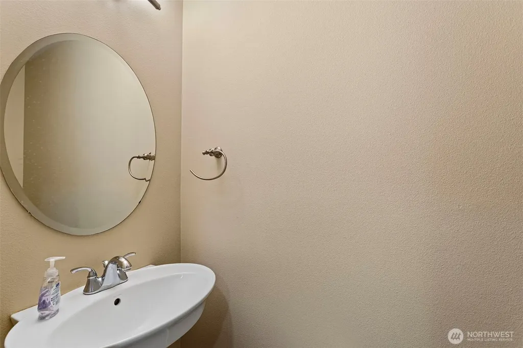 21251 S 40th Place Seatac WA 98198