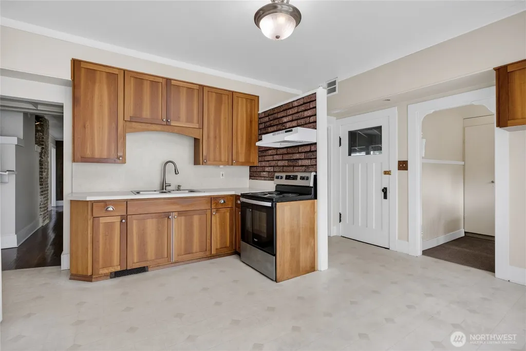 840 Crest Avenue Kent WA 98030