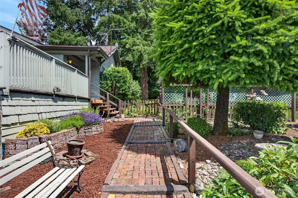 840 Crest Avenue Kent WA 98030