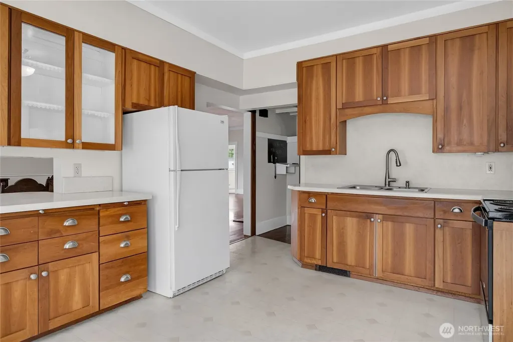 840 Crest Avenue Kent WA 98030