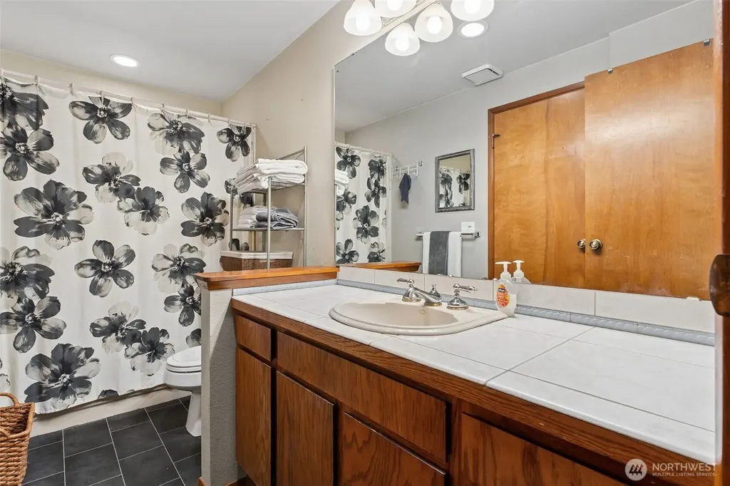 2407 SE 8th Place Renton WA 98055